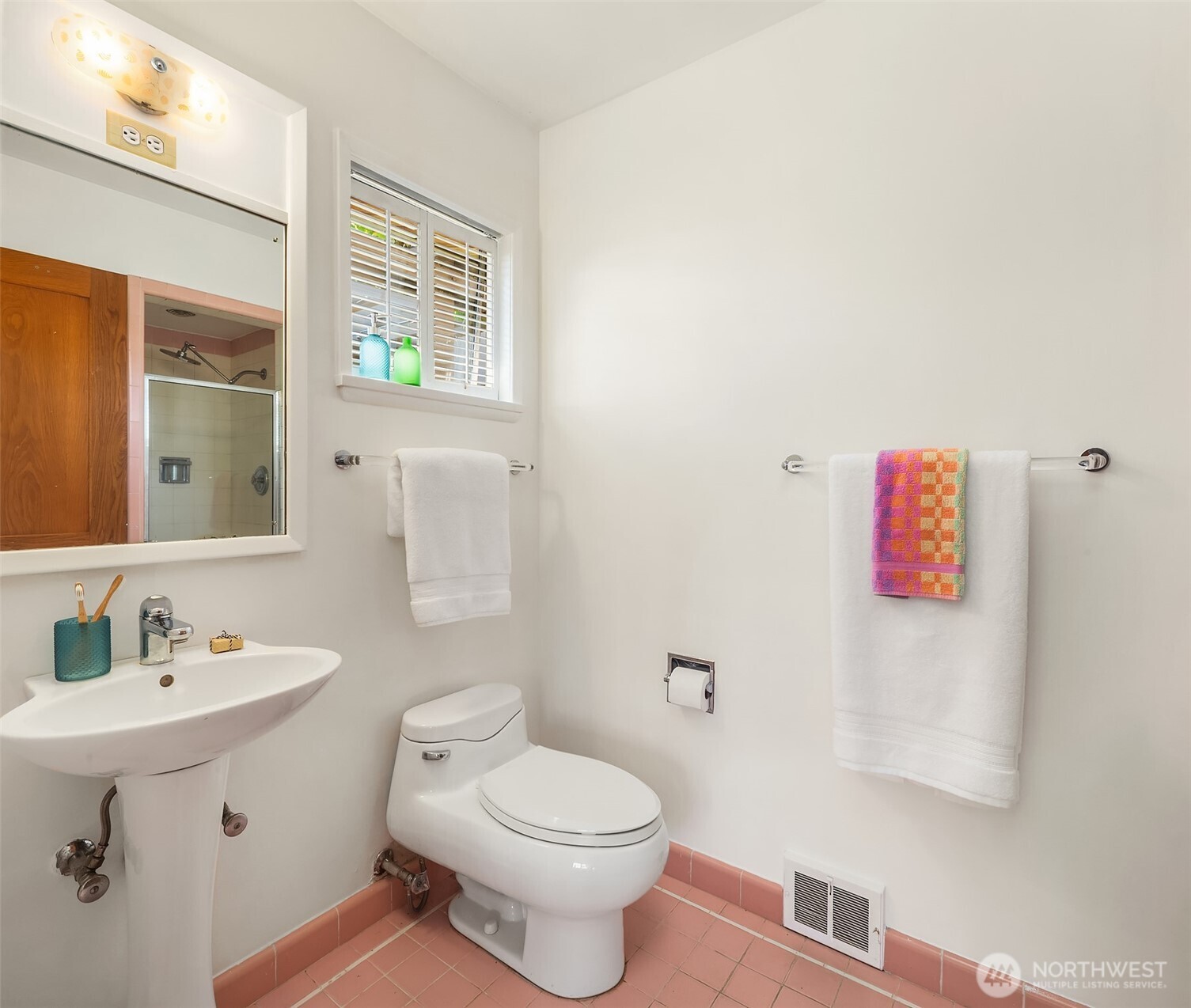 3023 E Laurelhurst Drive NE