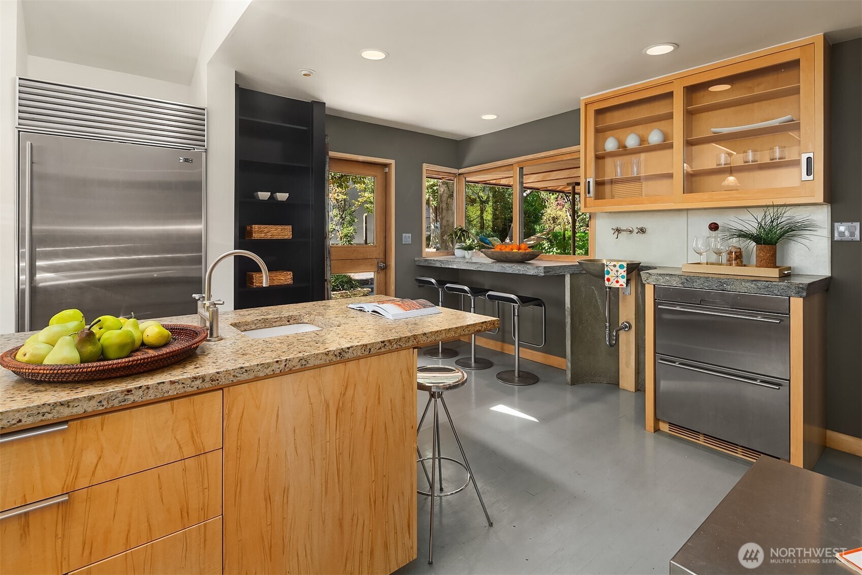 3023 E Laurelhurst Drive NE