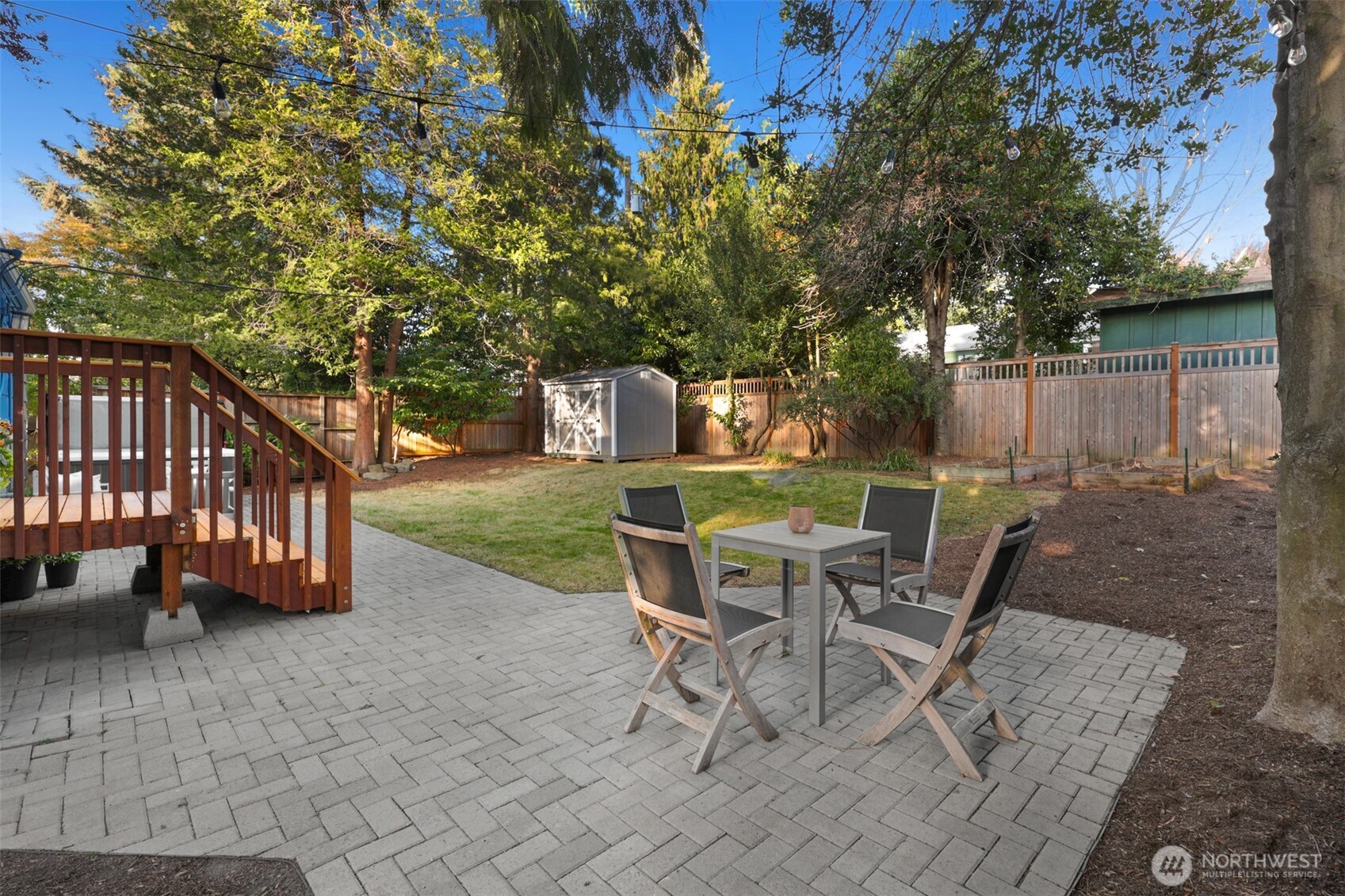 8044 38th Avenue NE
