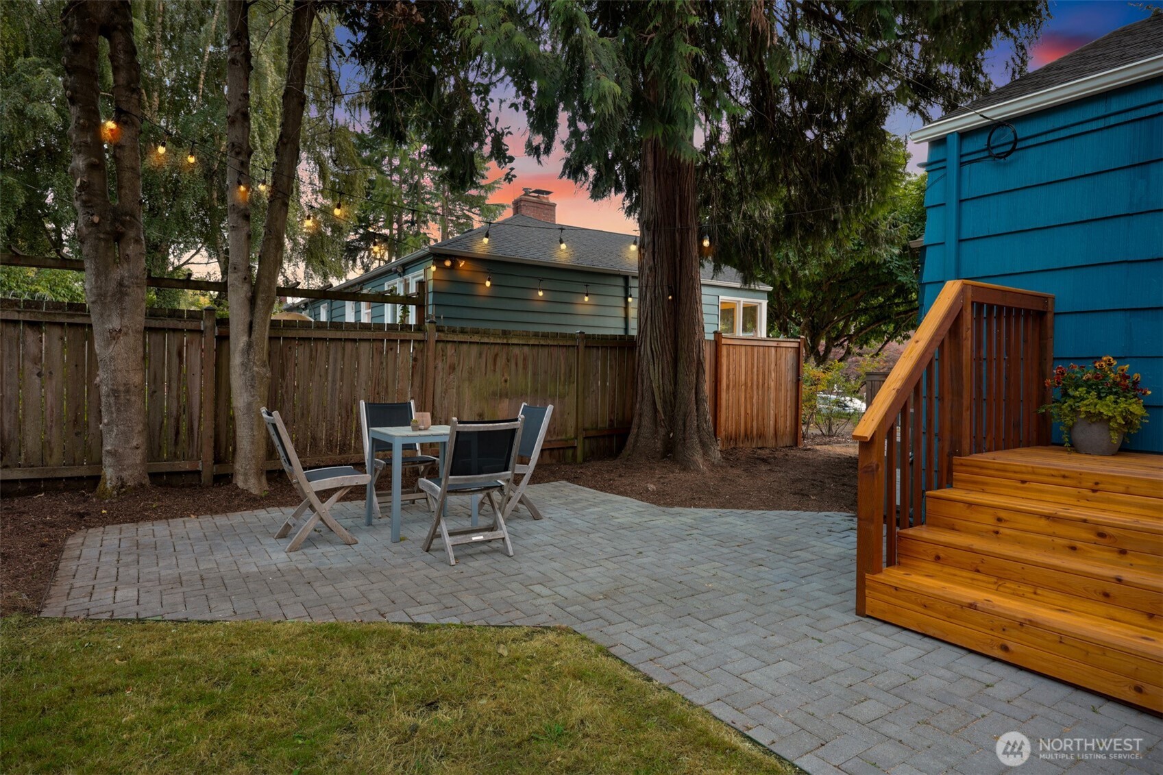 8044 38th Avenue NE