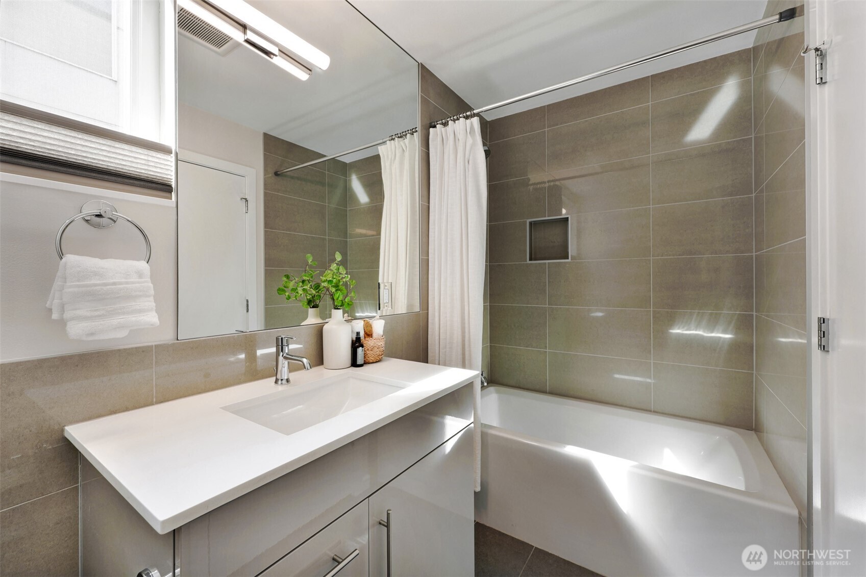 801 S Homer Street Unit: B