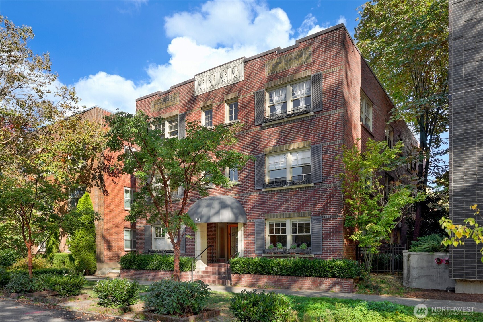 214 16th Avenue E Unit: 102