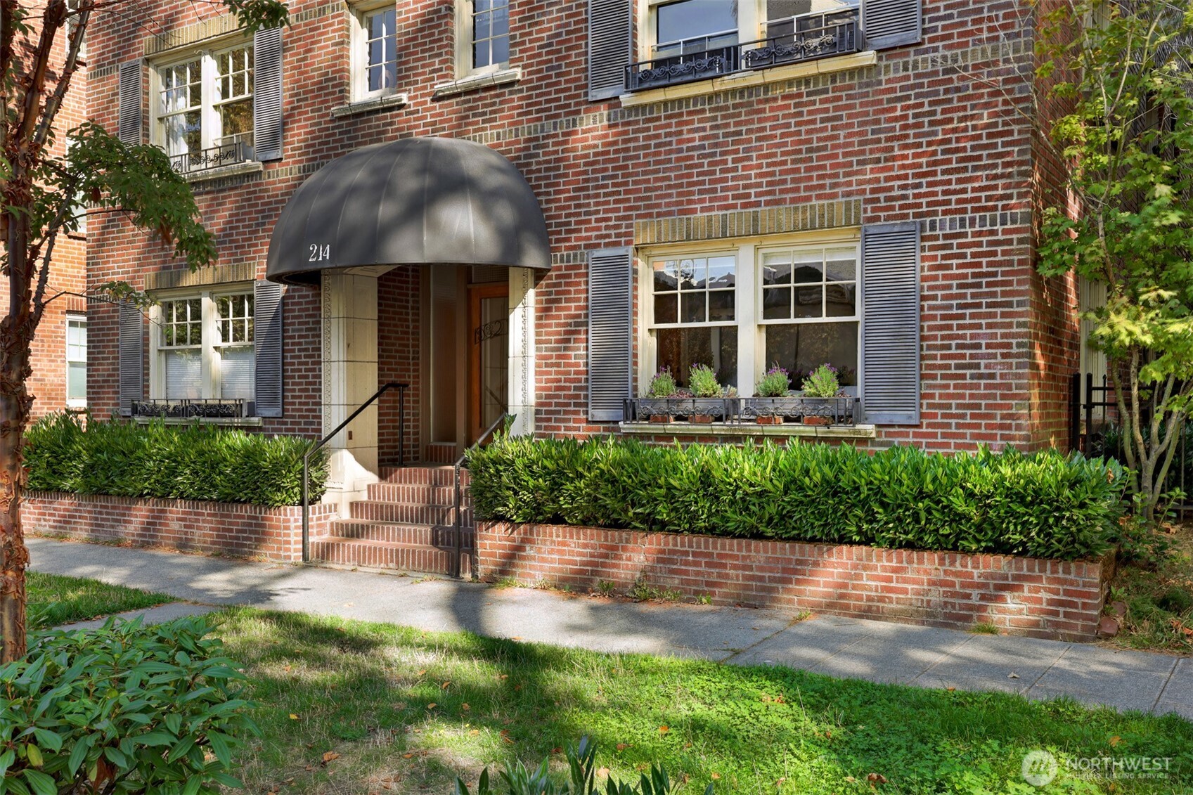 214 16th Avenue E Unit: 102