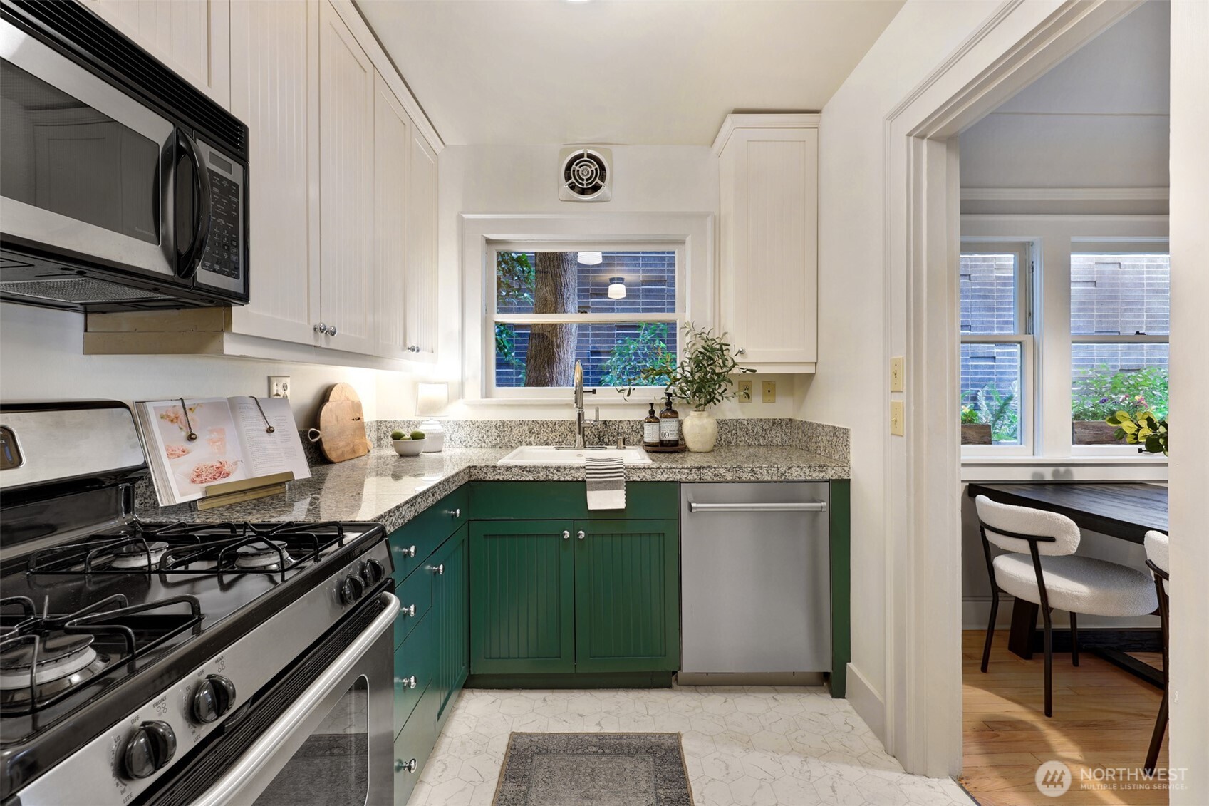 214 16th Avenue E Unit: 102