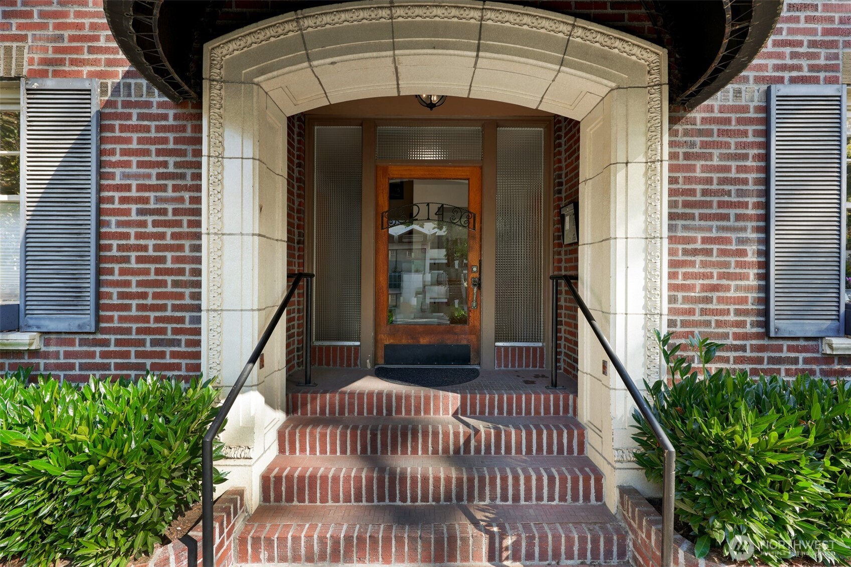 214 16th Avenue E Unit: 102