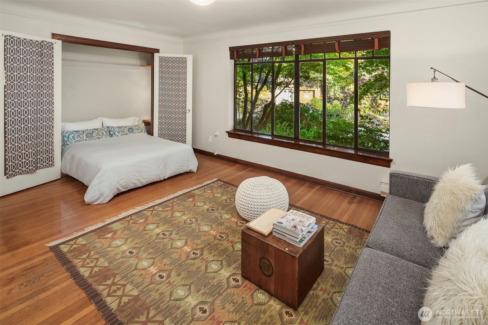 3121 Franklin Avenue E Unit: 2