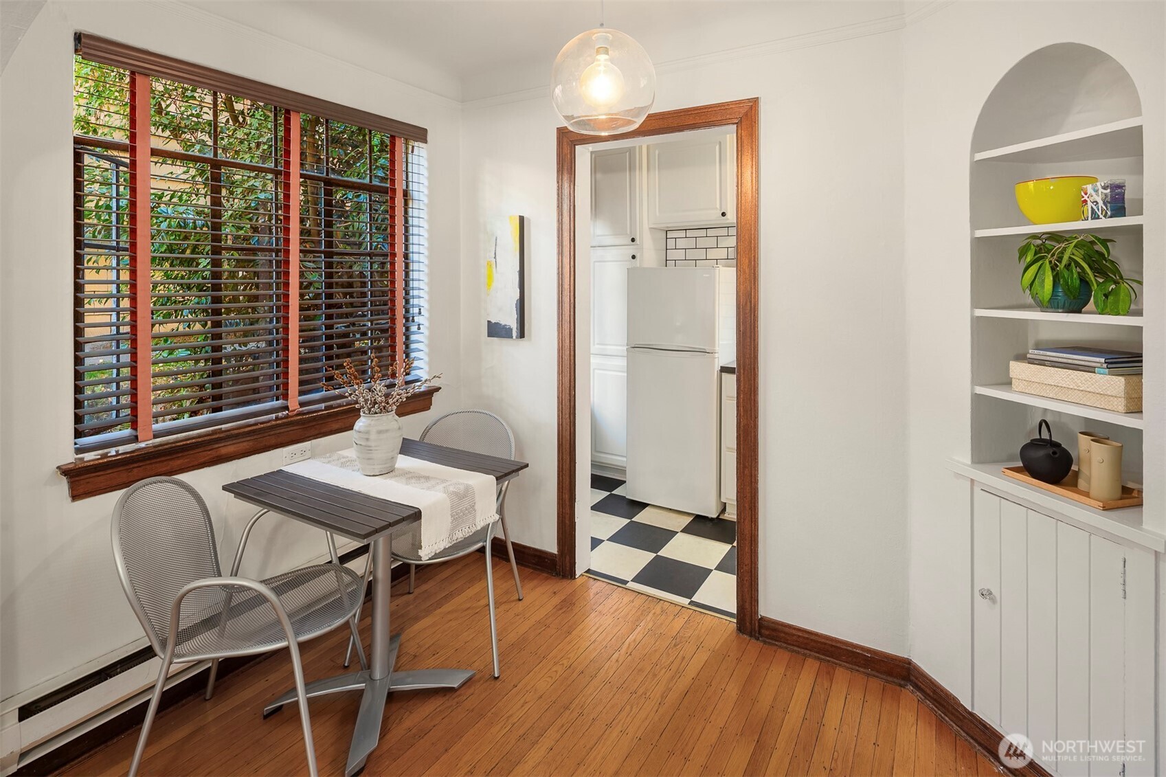 3121 Franklin Avenue E Unit: 2