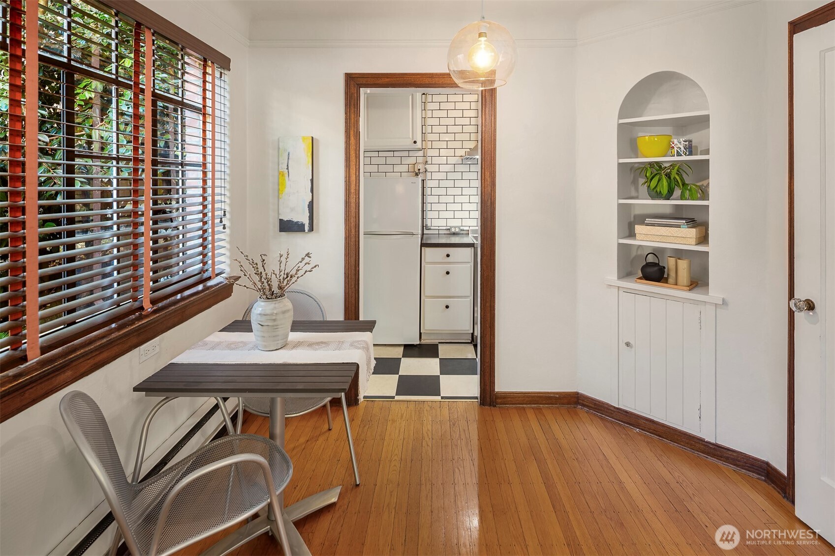 3121 Franklin Avenue E Unit: 2