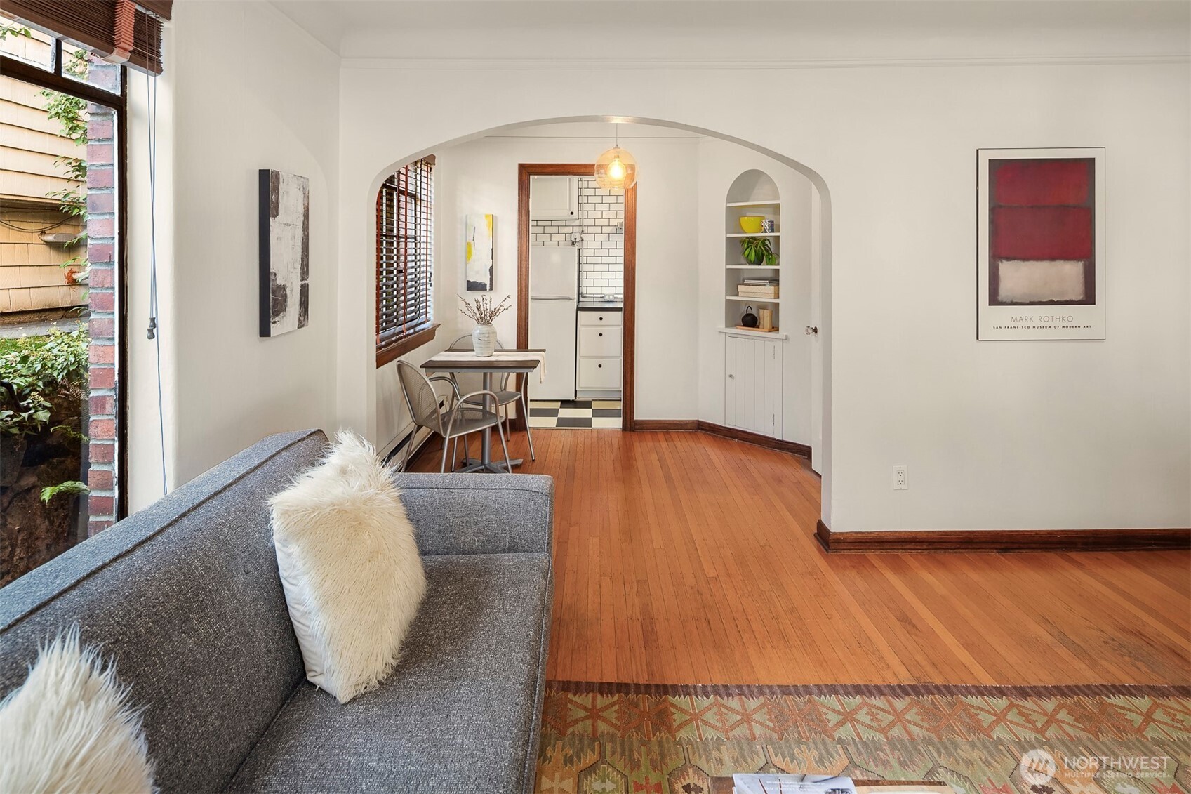 3121 Franklin Avenue E Unit: 2