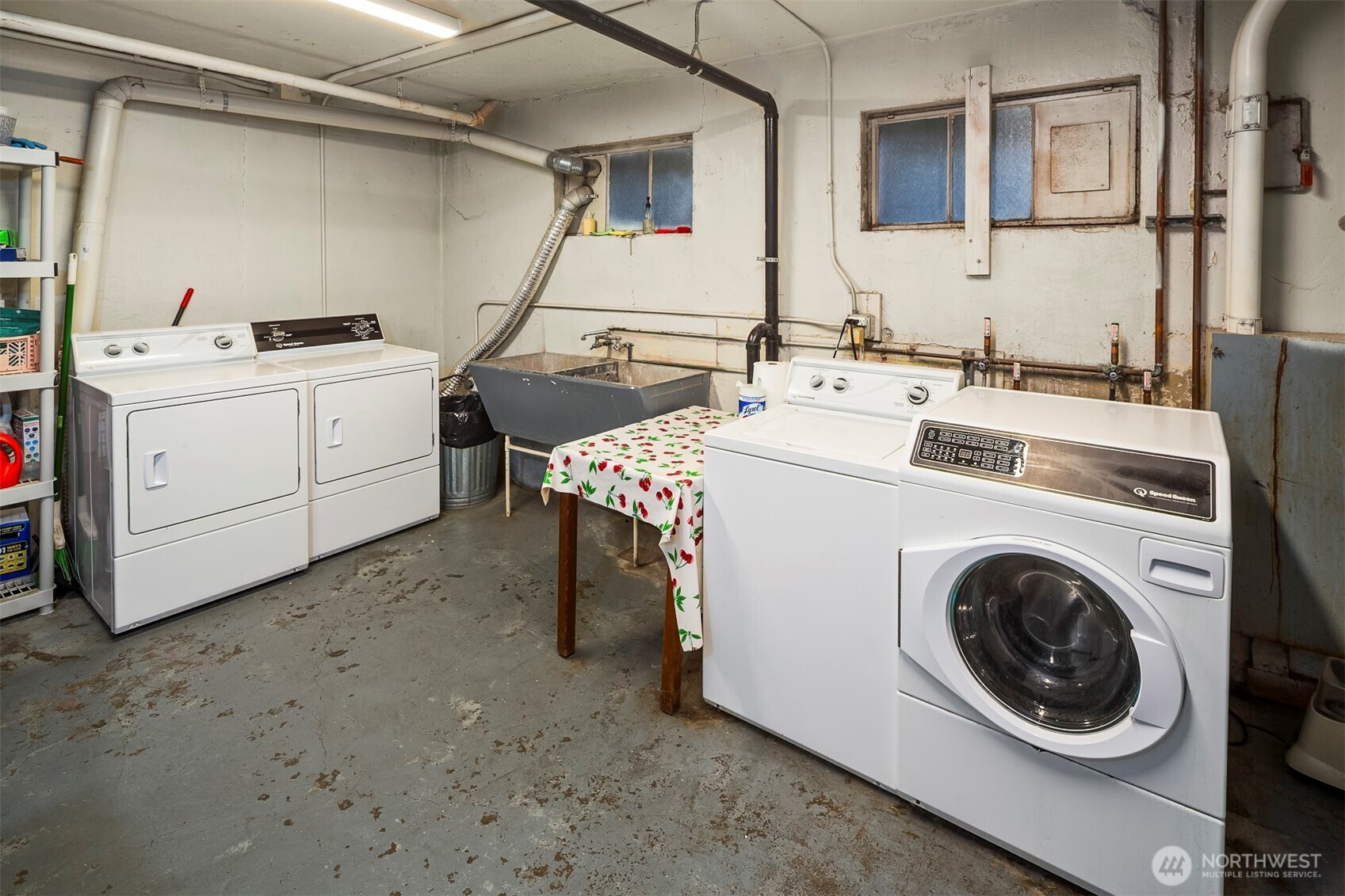 3121 Franklin Avenue E Unit: 2