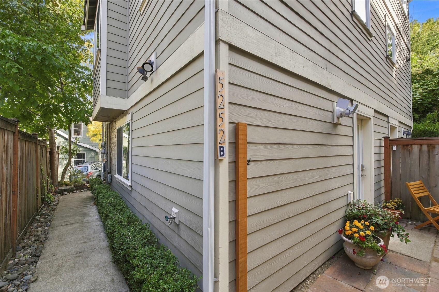 5252 12th Avenue NE Unit: B
