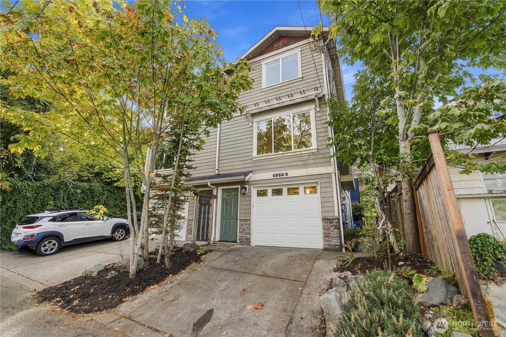 5252 12th Avenue NE Unit: B