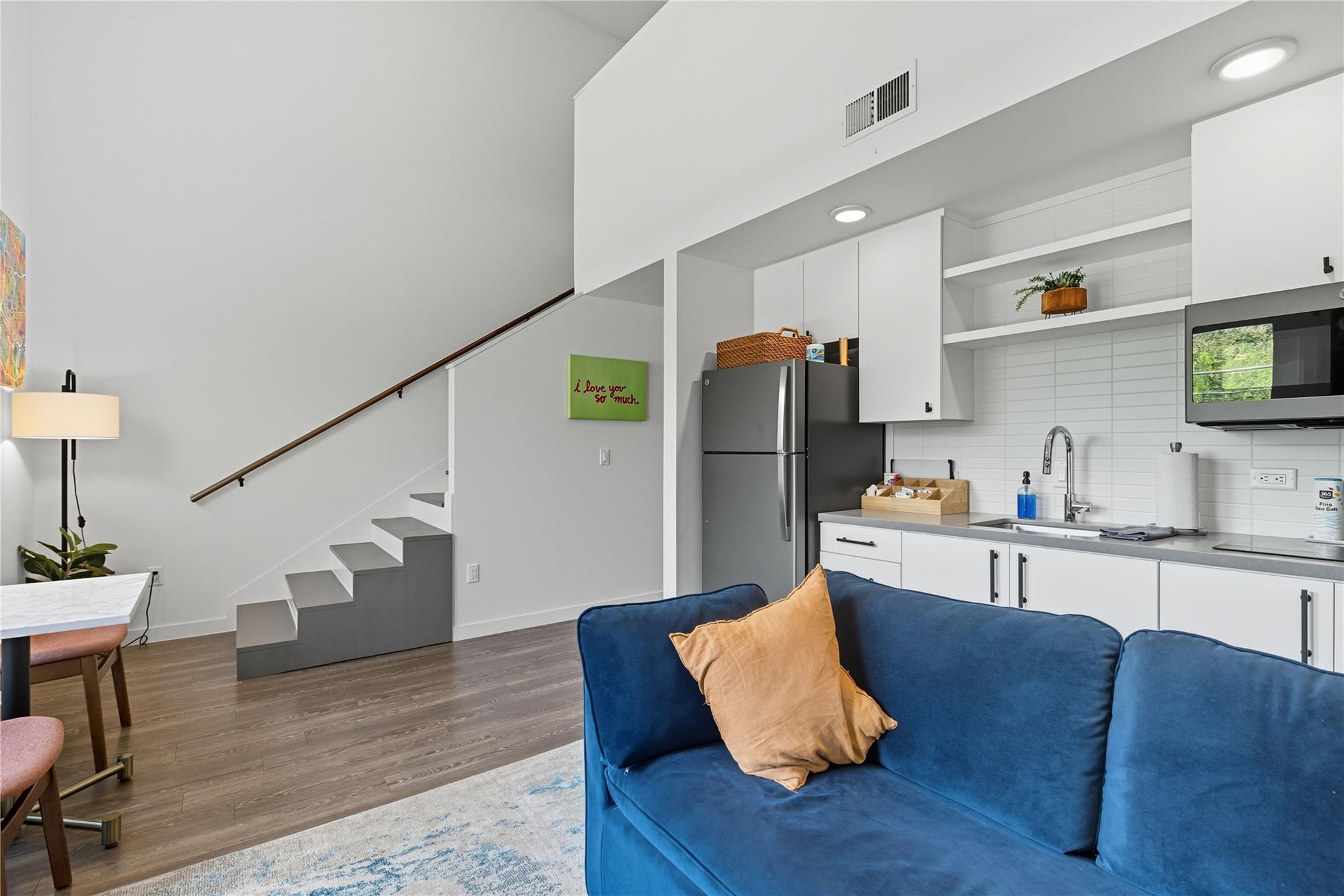 49 Navasota ST # 205