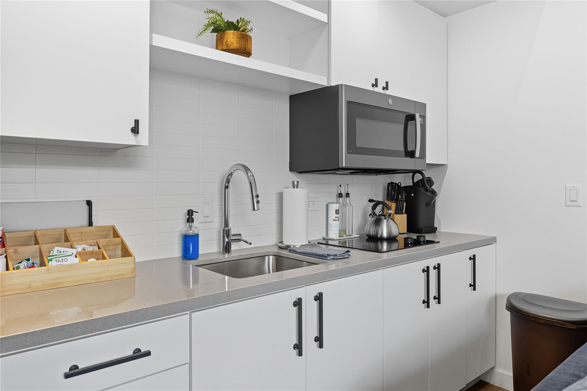 49 Navasota ST # 205