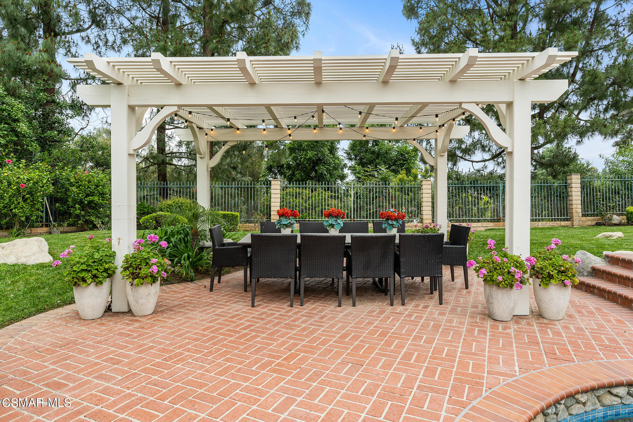 725 Bluegrass Street