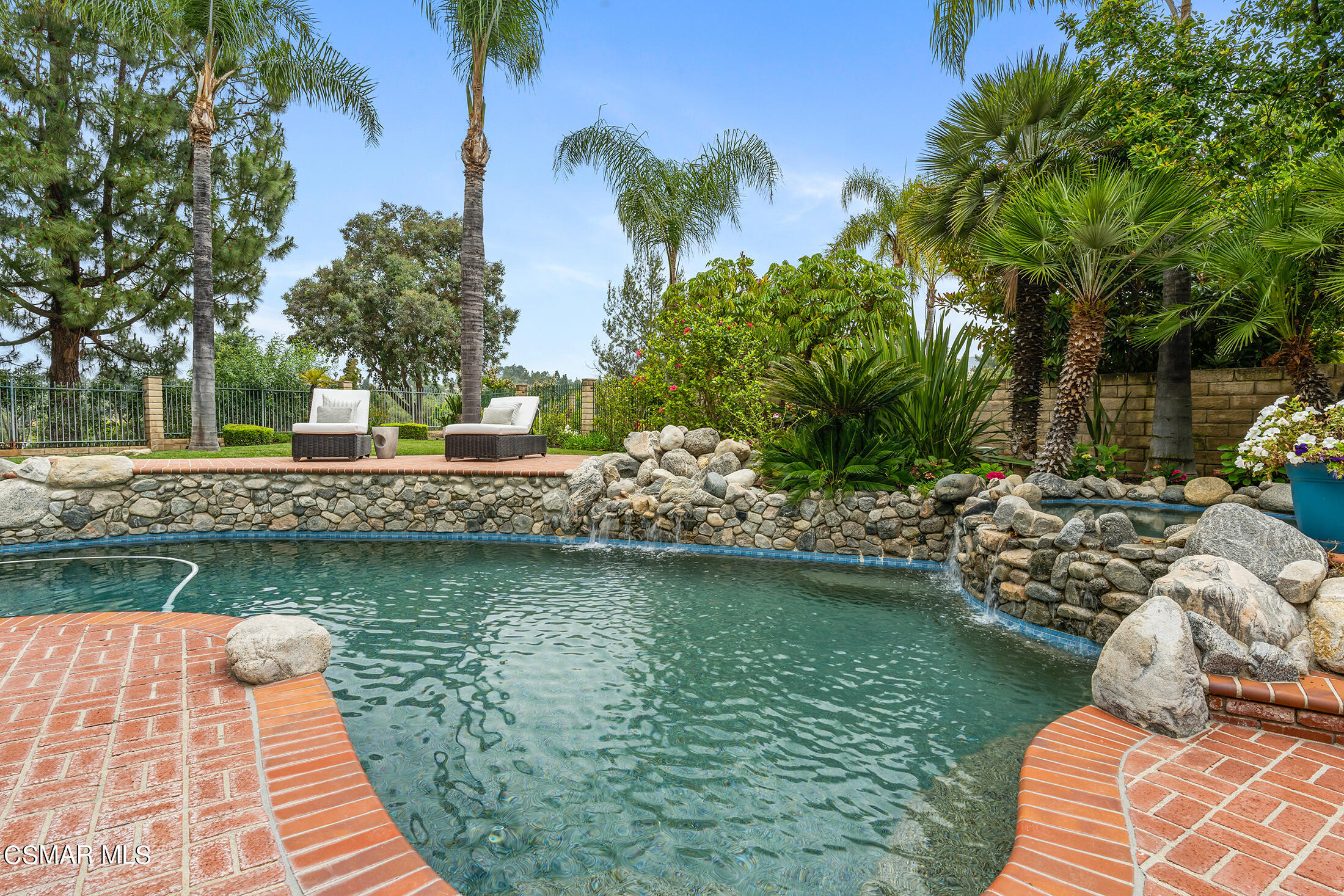 725 Bluegrass Street