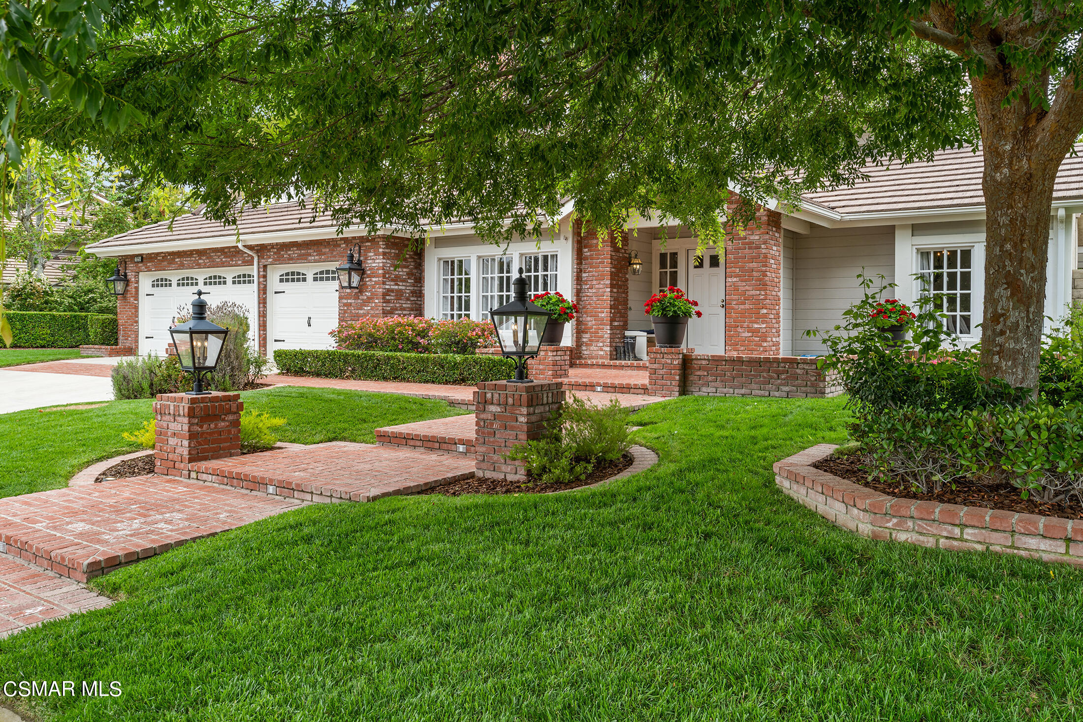 725 Bluegrass Street