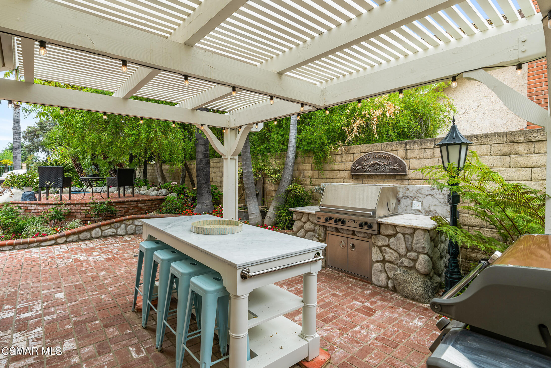 725 Bluegrass Street