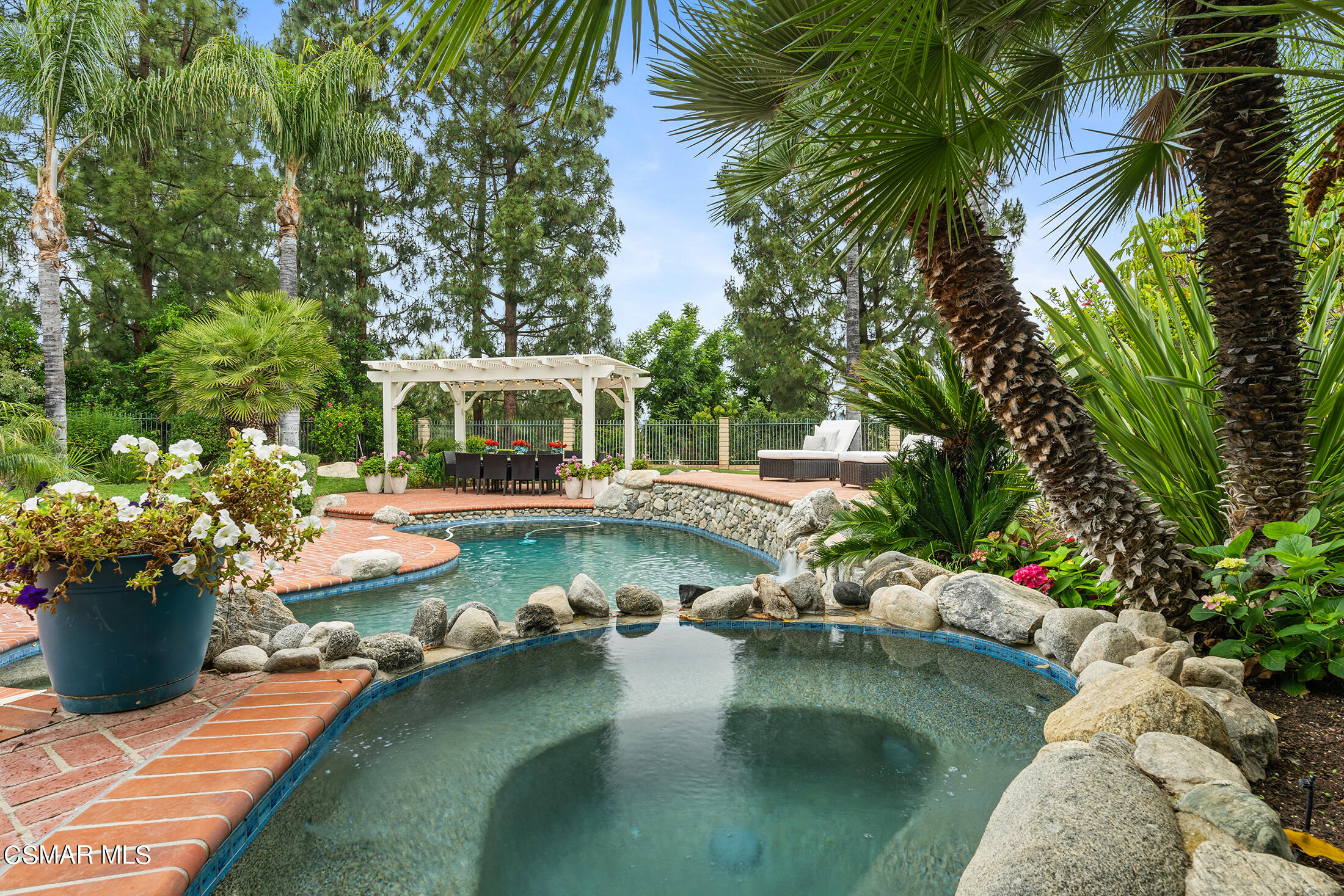 725 Bluegrass Street