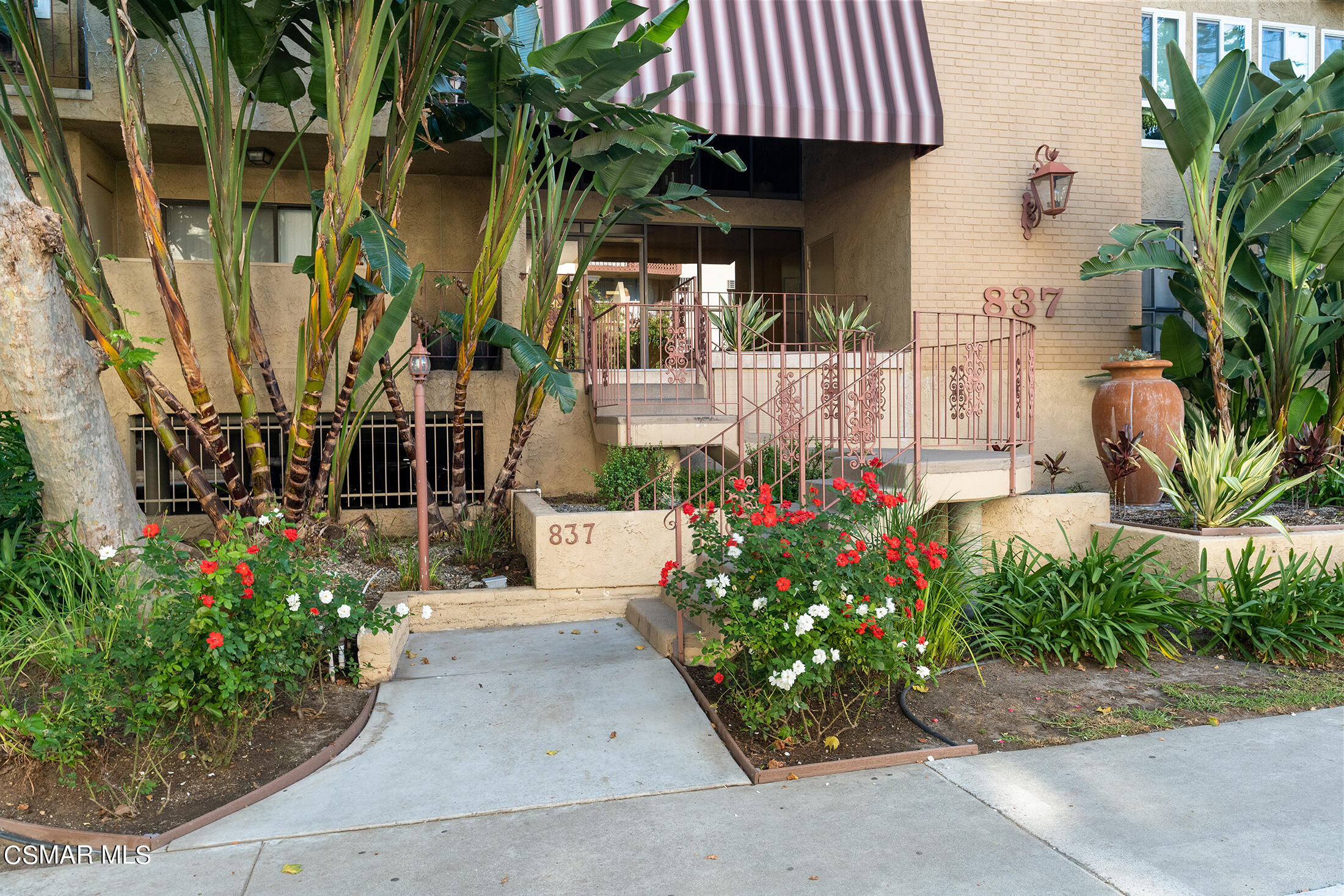 837 N West Knoll Drive, 117