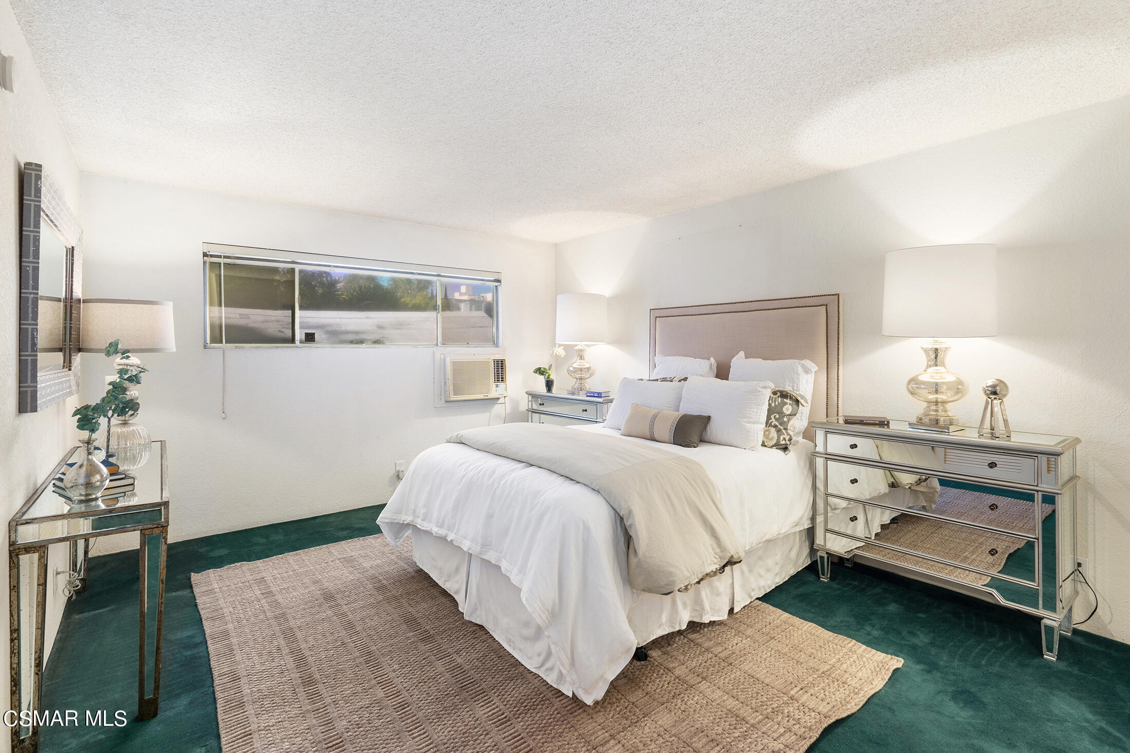 837 N West Knoll Drive, 117