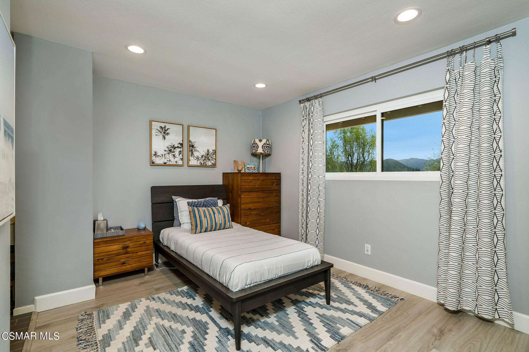 1588 Valecroft Avenue