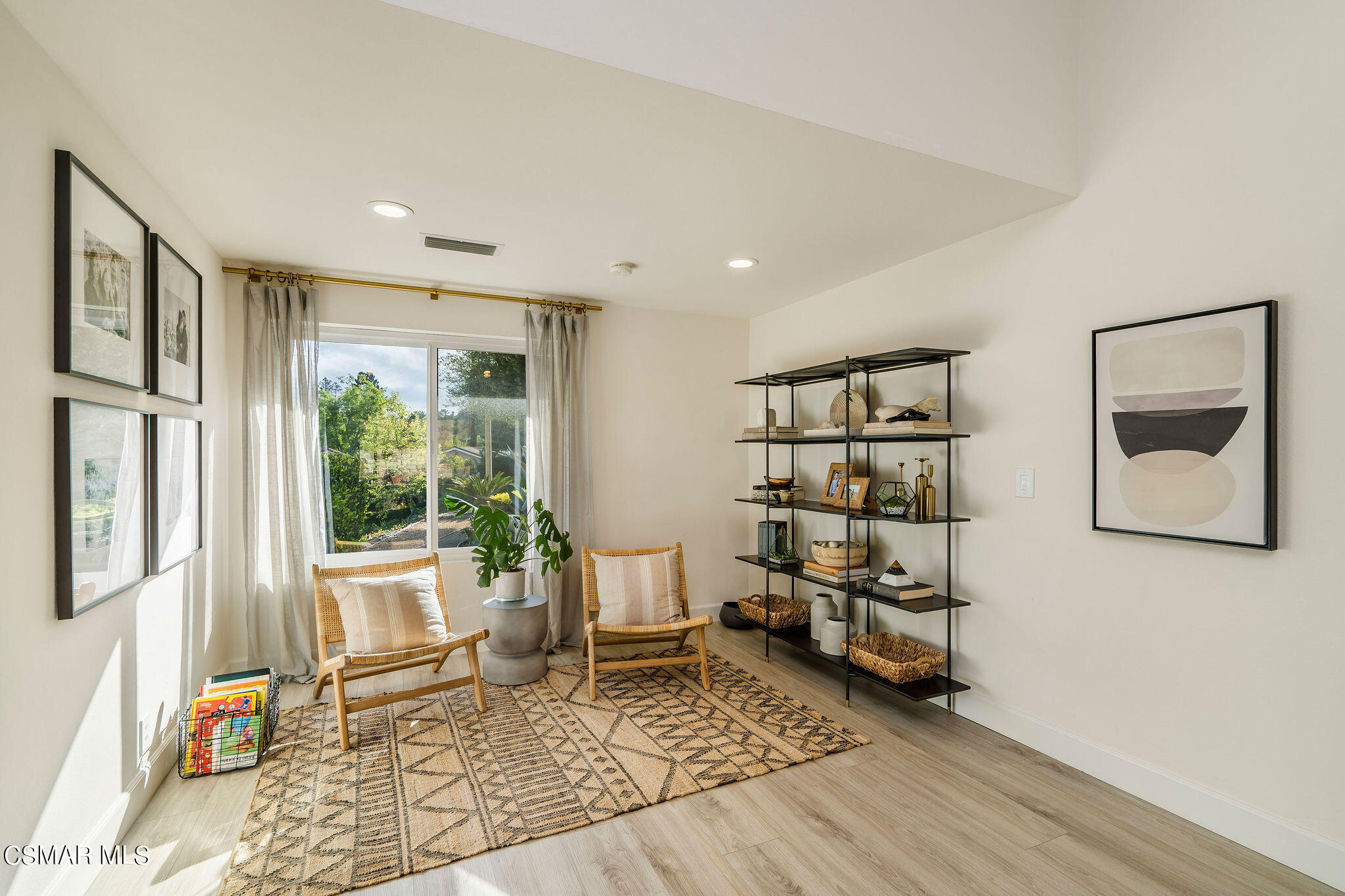 1588 Valecroft Avenue