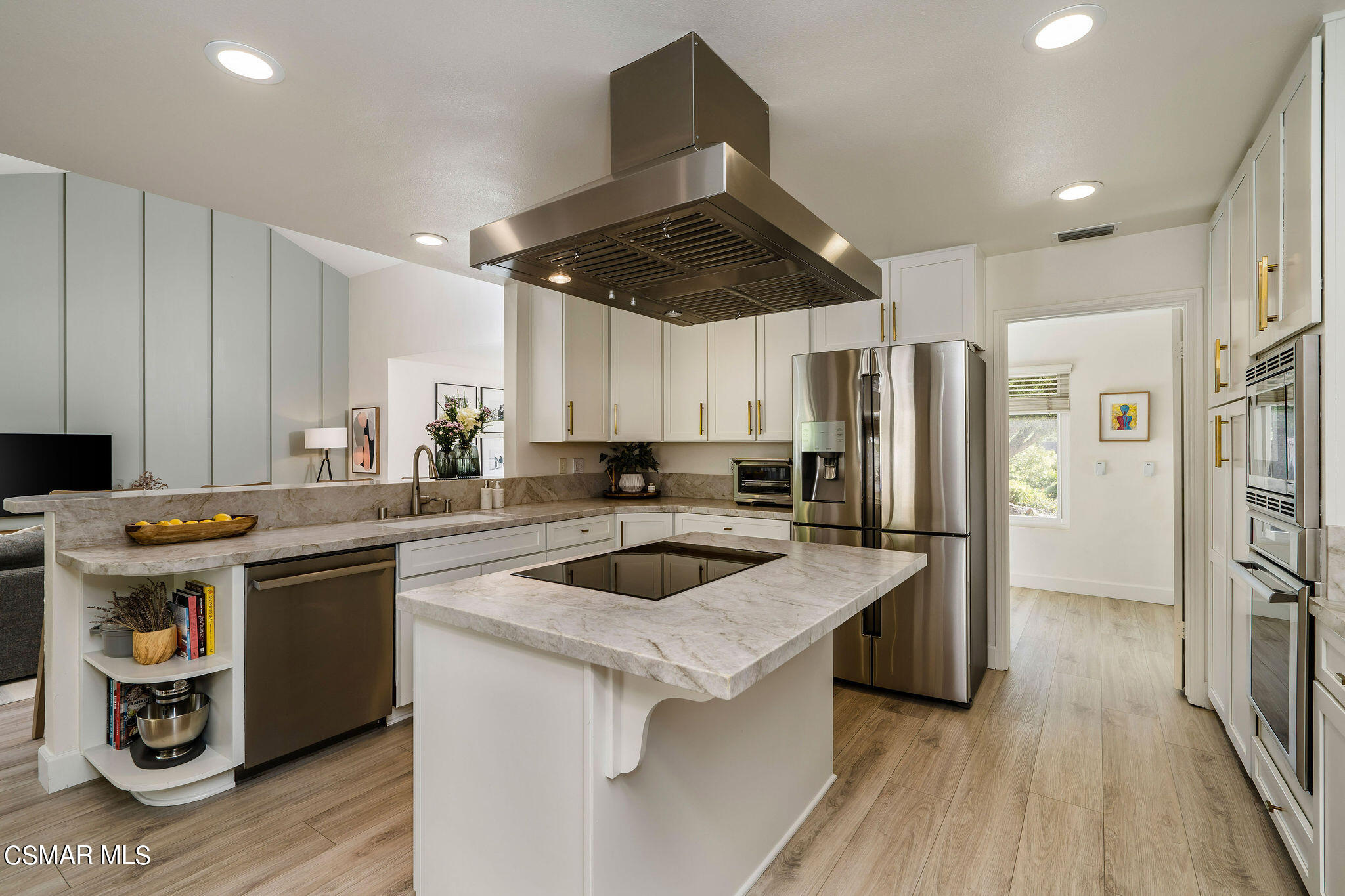 1588 Valecroft Avenue