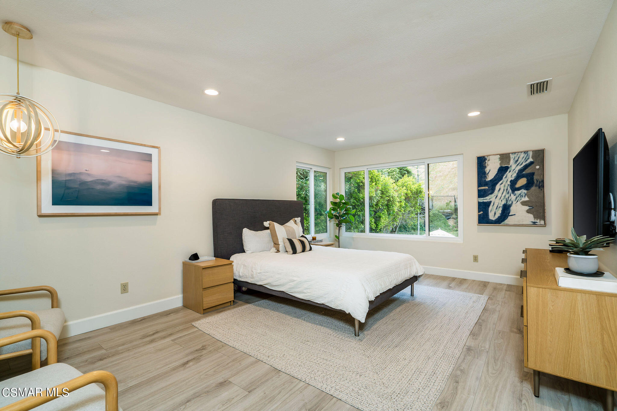 1588 Valecroft Avenue