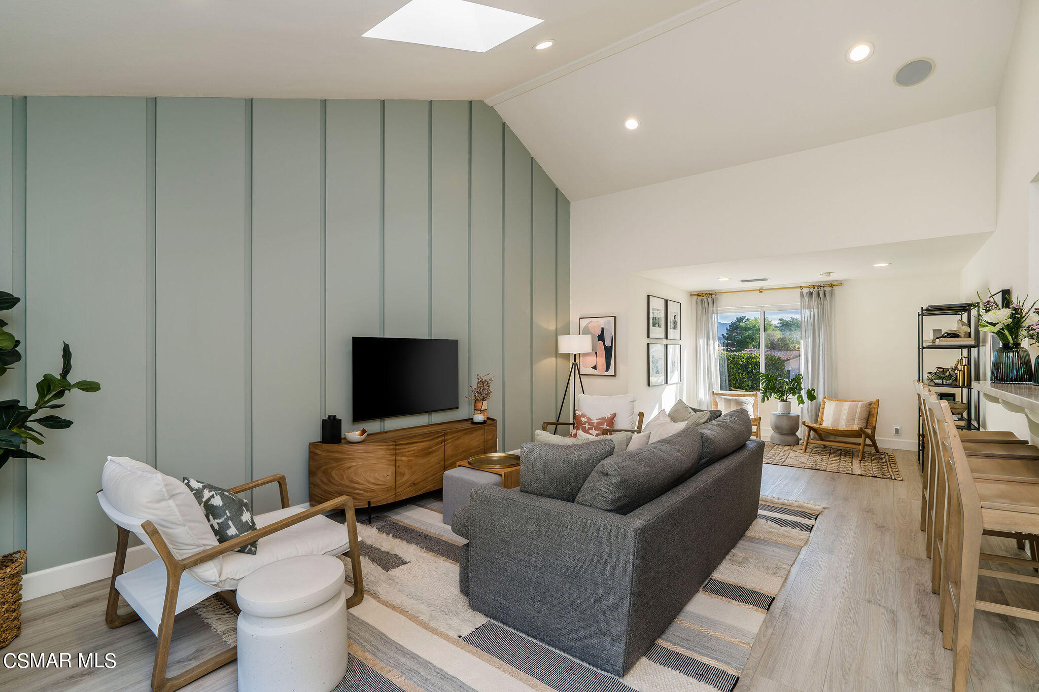 1588 Valecroft Avenue