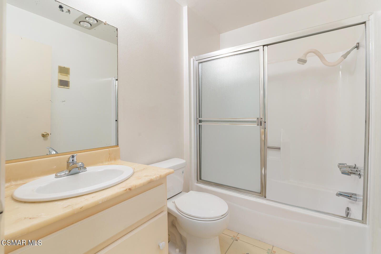 14607 Erwin Street, 106