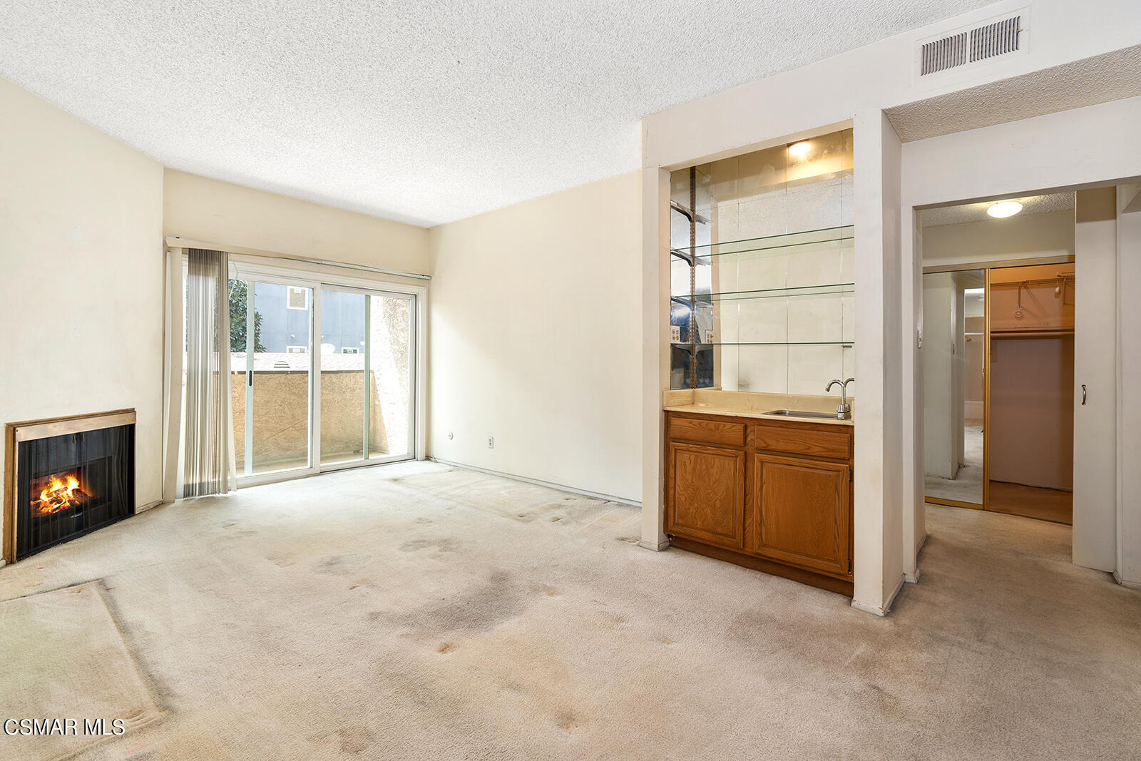 14607 Erwin Street, 106