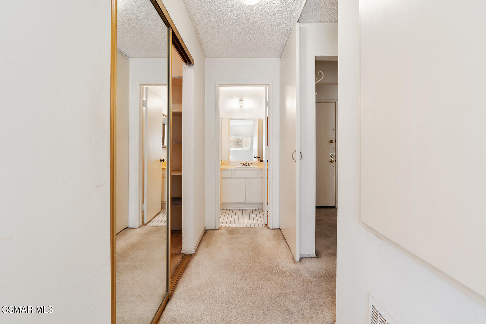 14607 Erwin Street, 106