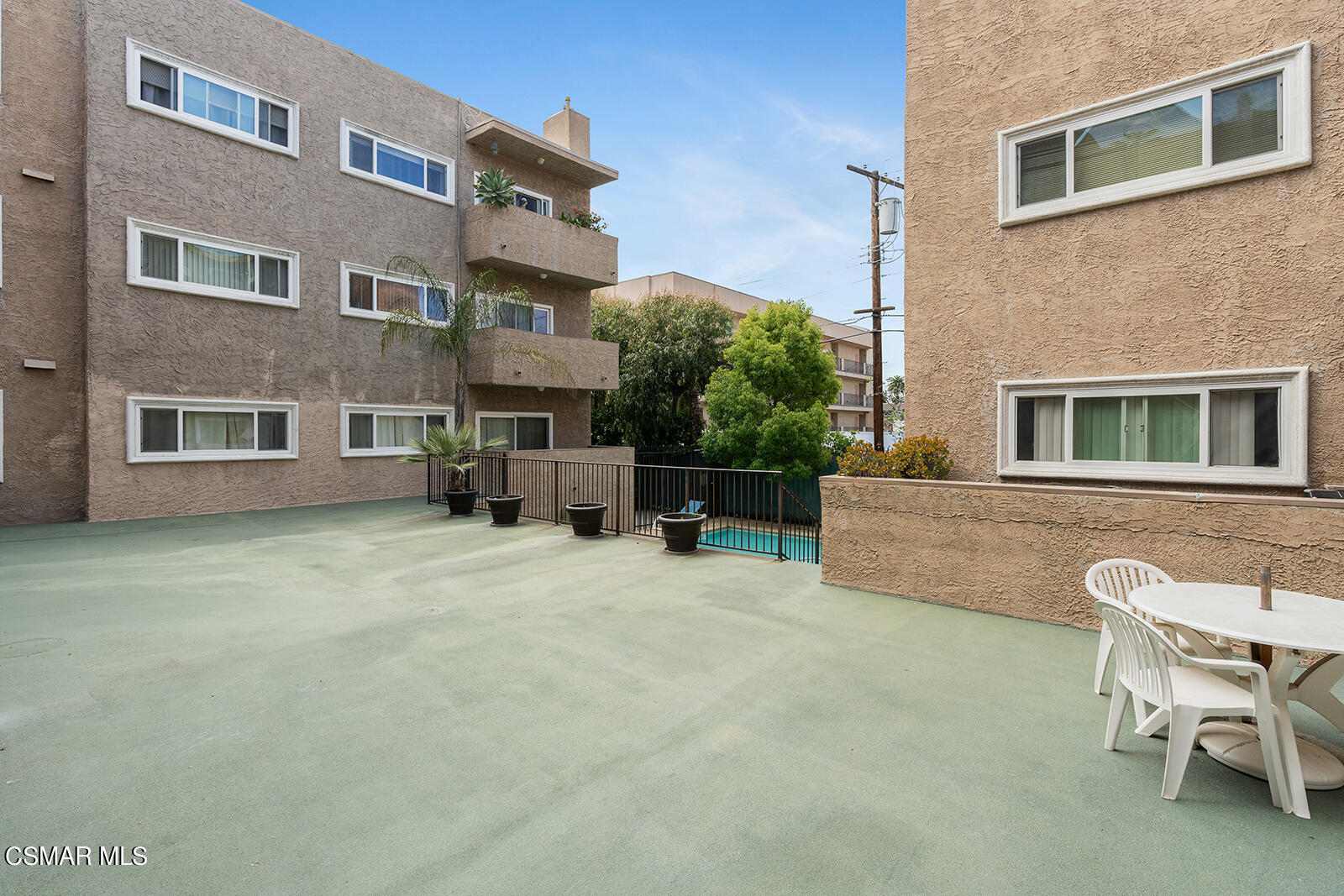 14607 Erwin Street, 106