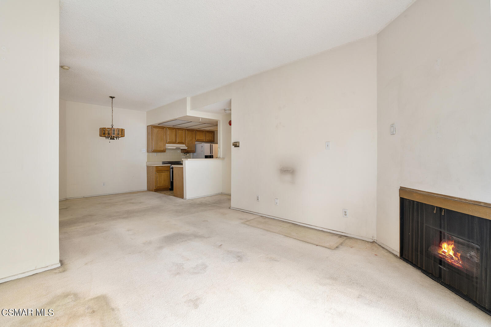 14607 Erwin Street, 106