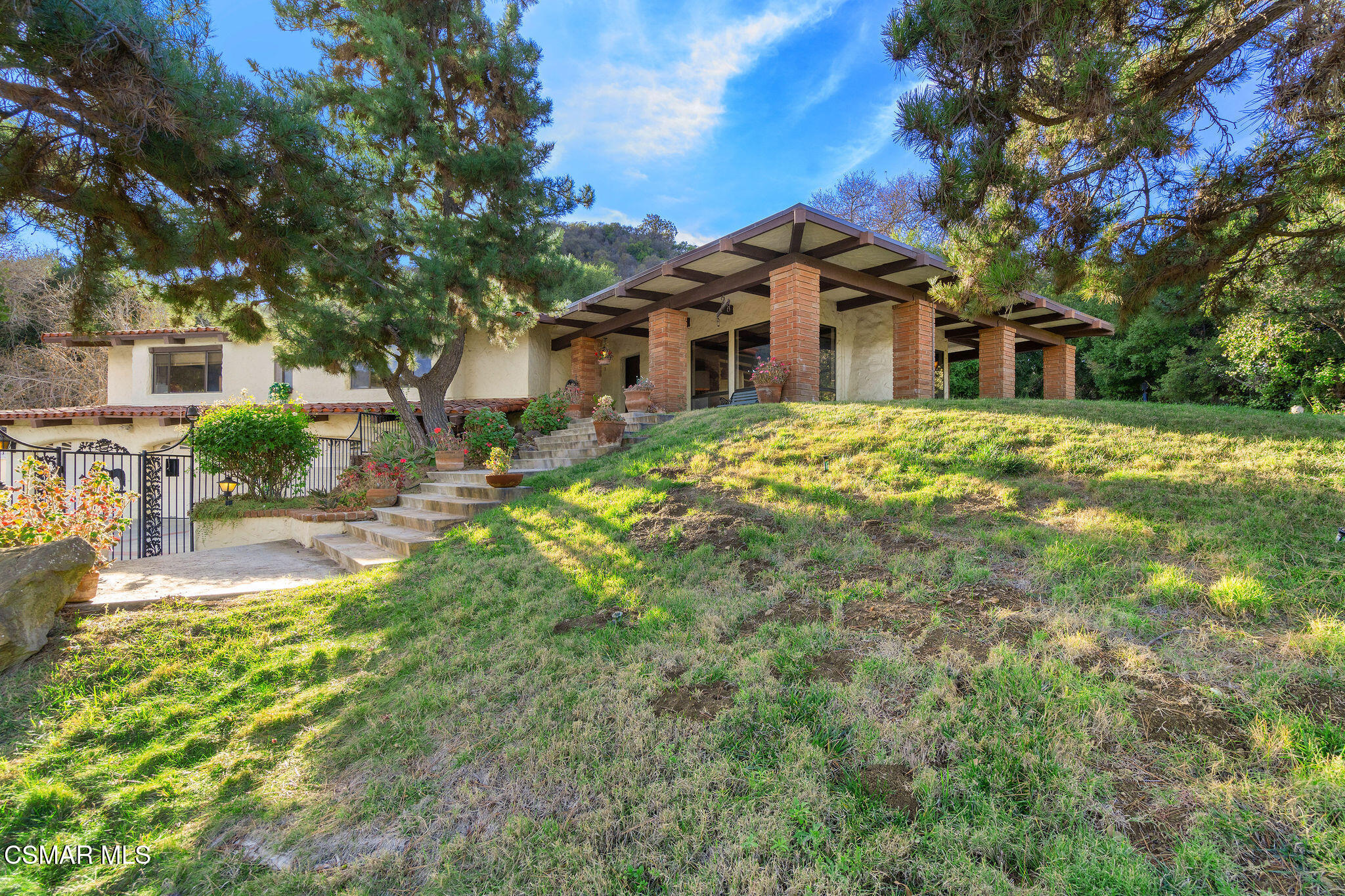 320 E Carlisle Road