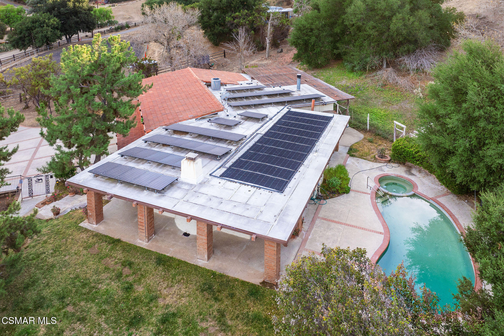 320 E Carlisle Road