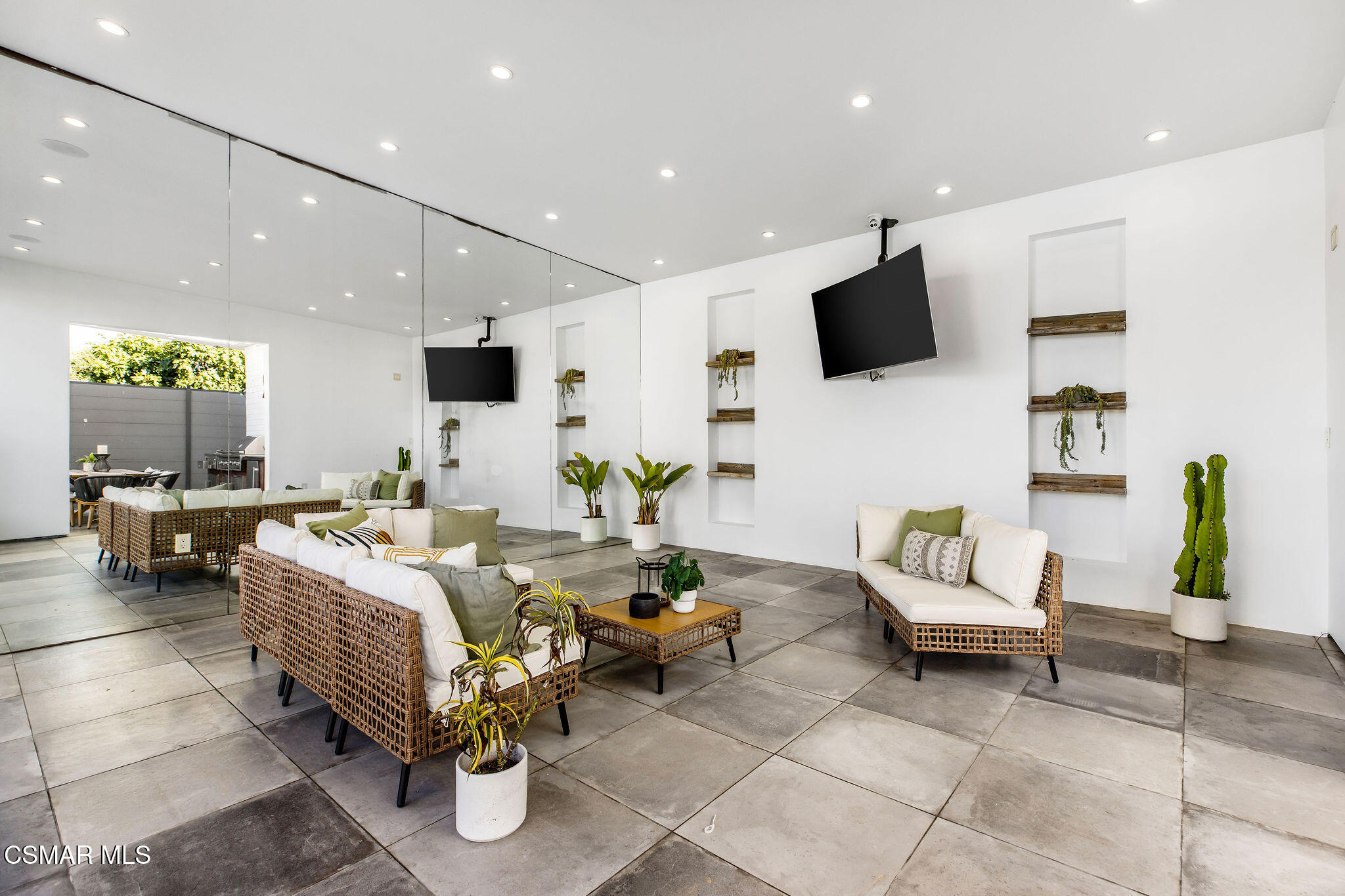 829 Flower Avenue