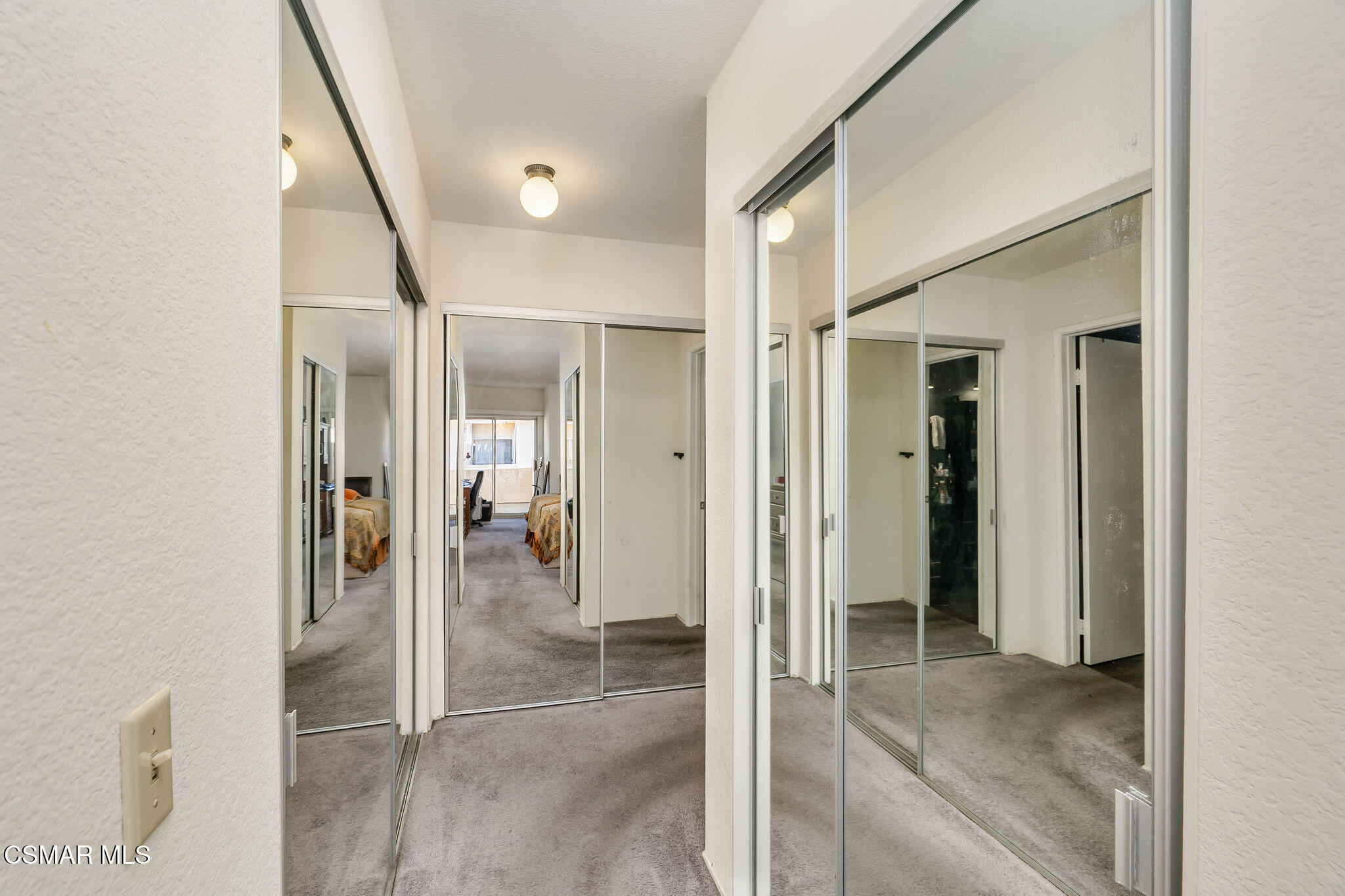 10215 Variel Avenue, 11