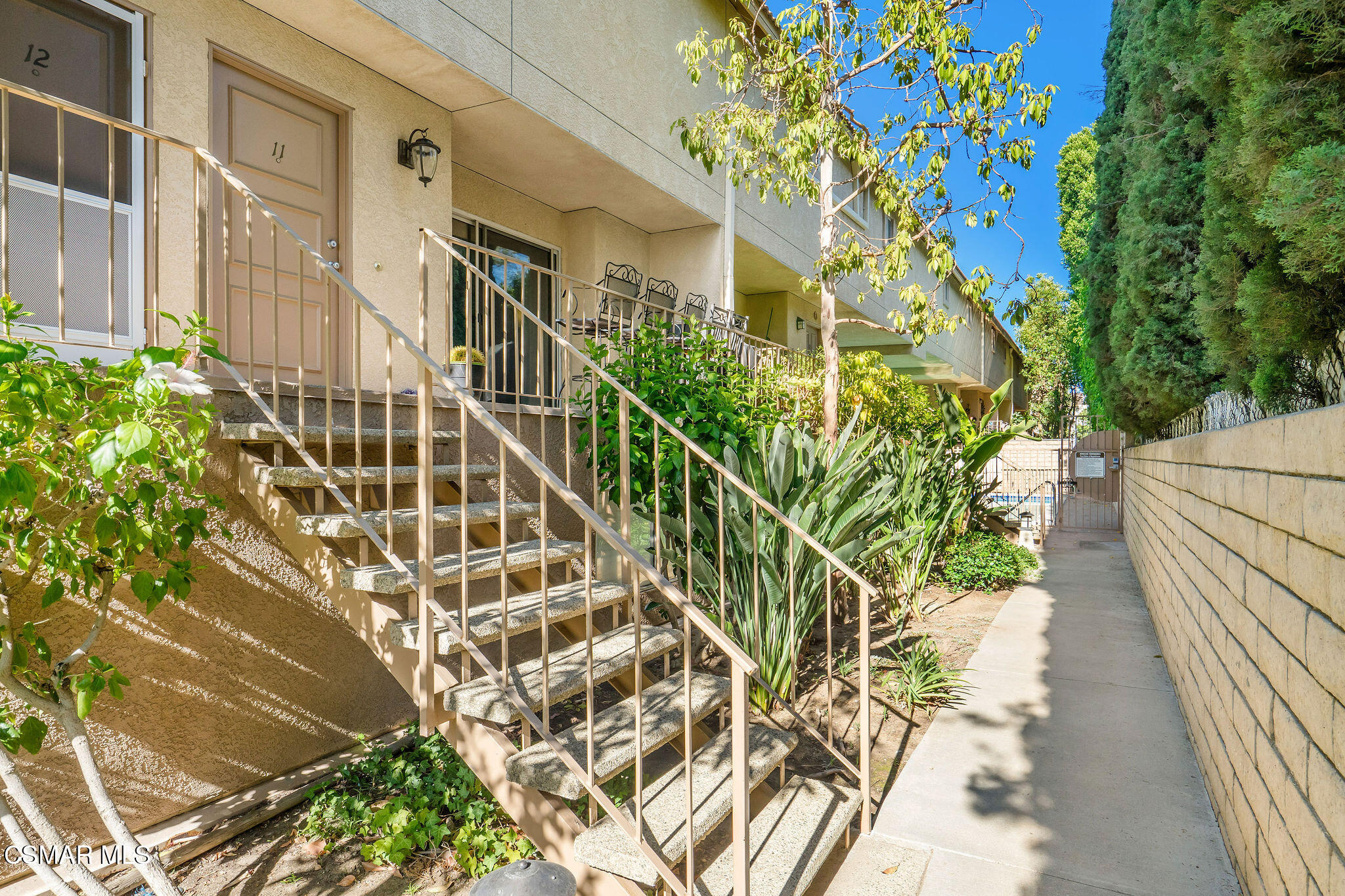 10215 Variel Avenue, 11