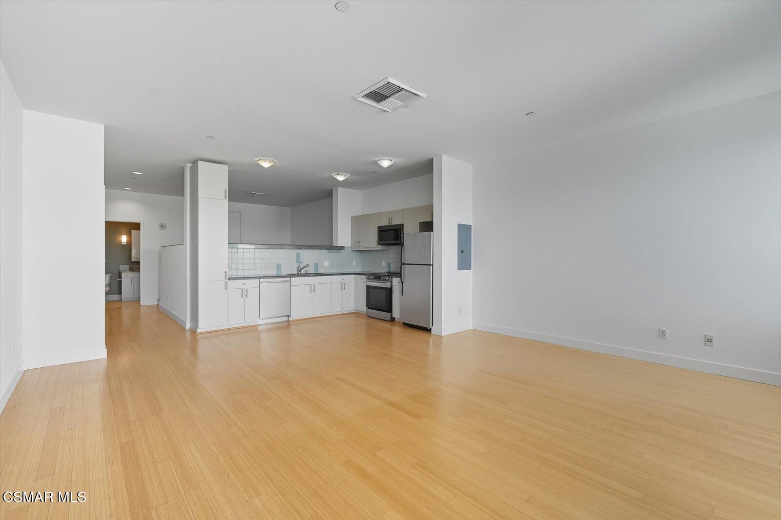 3810 Wilshire Boulevard, 1506