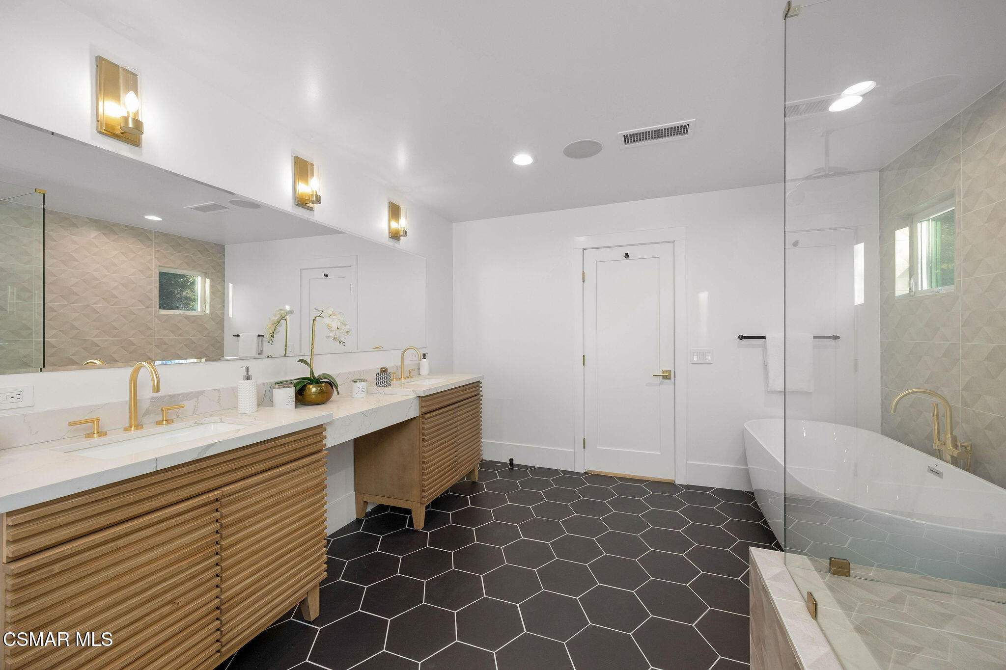 1324 La Granada Drive