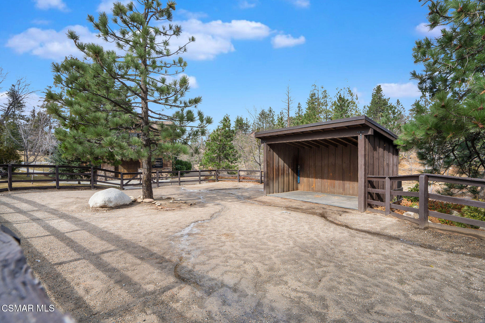 32310 Hummingbird Court