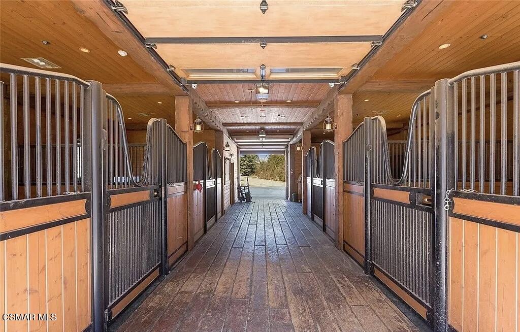 32310 Hummingbird Court