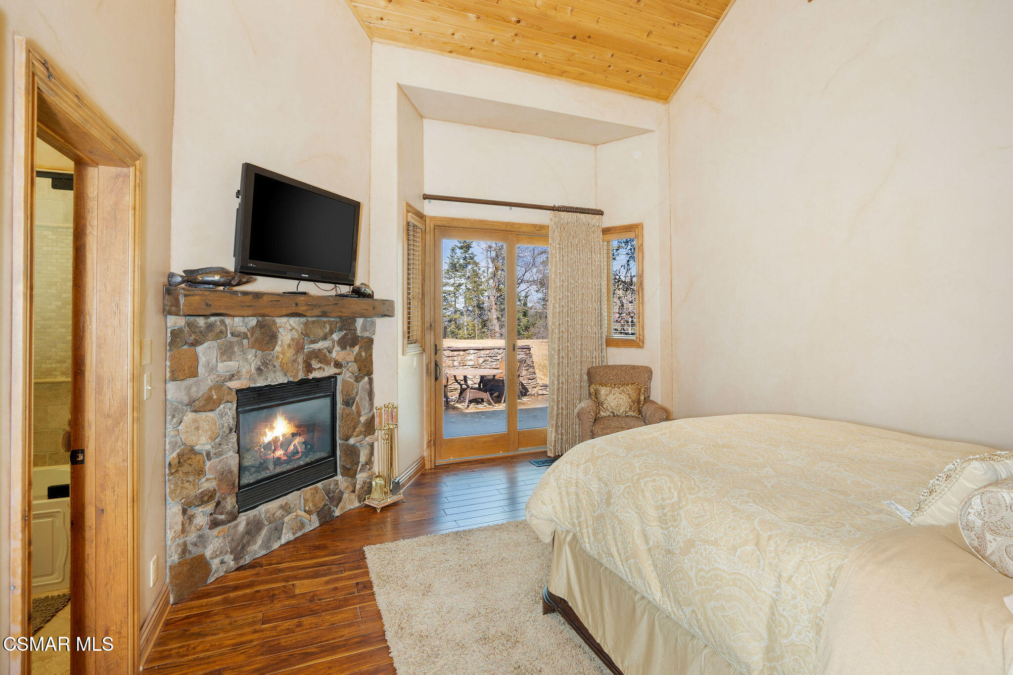 32310 Hummingbird Court