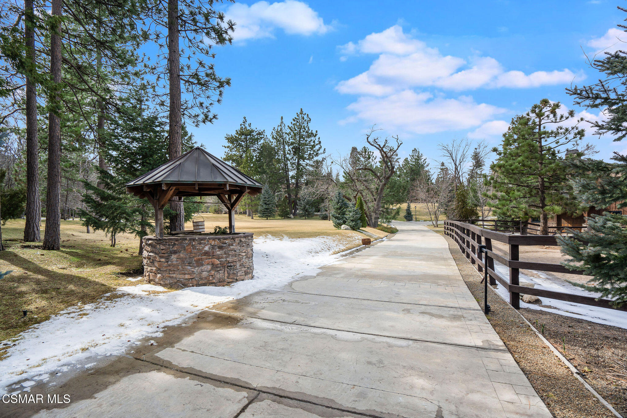 32310 Hummingbird Court