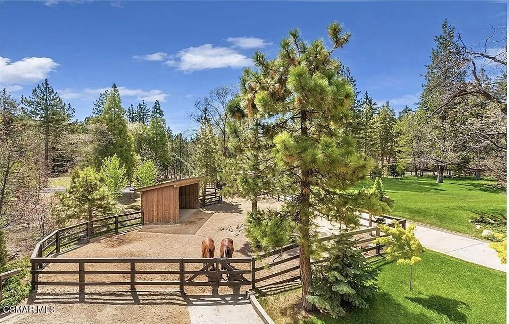 32310 Hummingbird Court