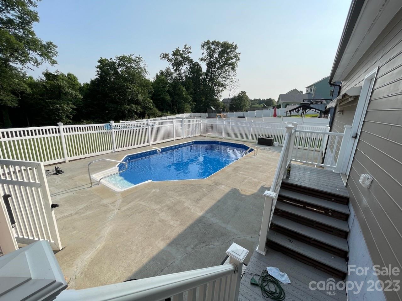 5415 Winding Oak Drive