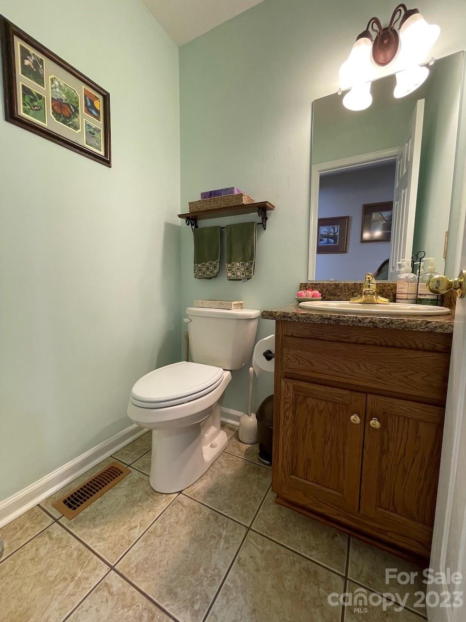 5415 Winding Oak Drive