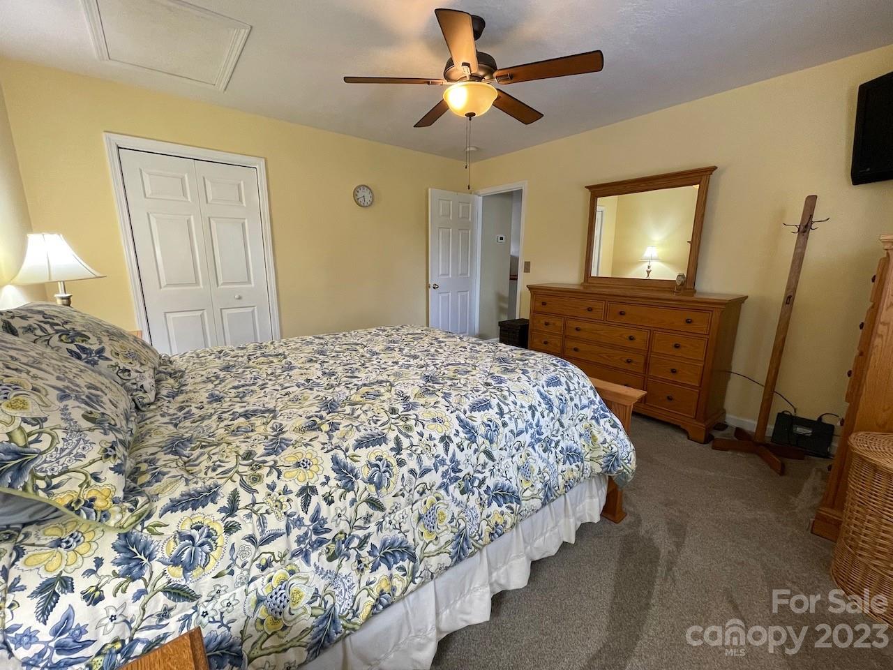 5415 Winding Oak Drive